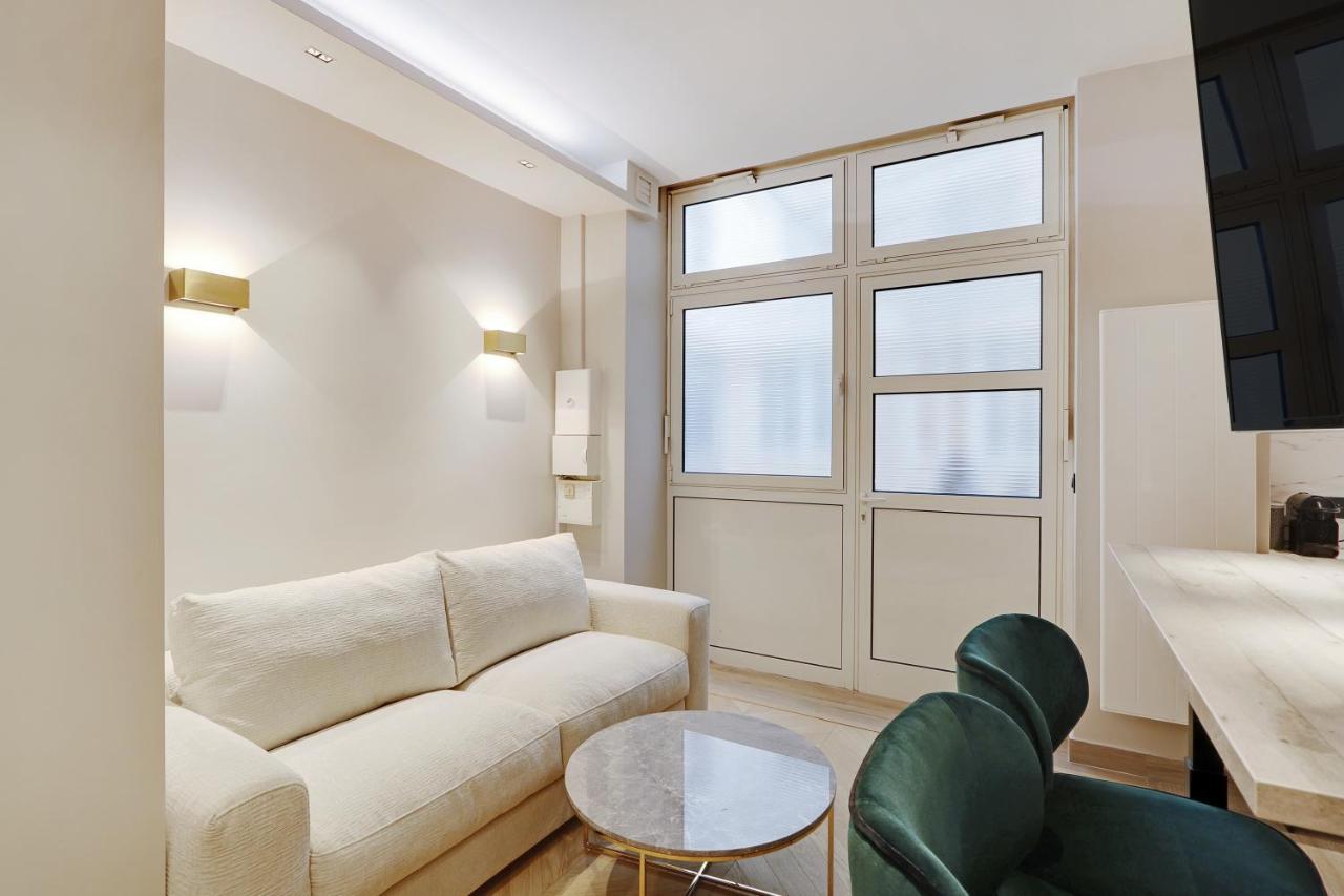 Pick A Flat's In Parc Monceau - Boulevard De Courcelles Parigi